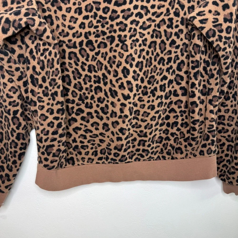 Nike Leopard Print Fleece Crewneck Sweatshirt Brown Black‎ Gold Logo Small Cozy